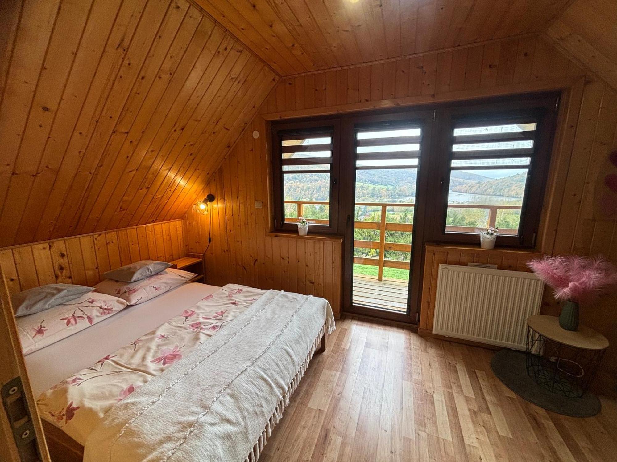 Chaty Na Cholewicy Domki Caloroczne Solina  Exteriör bild